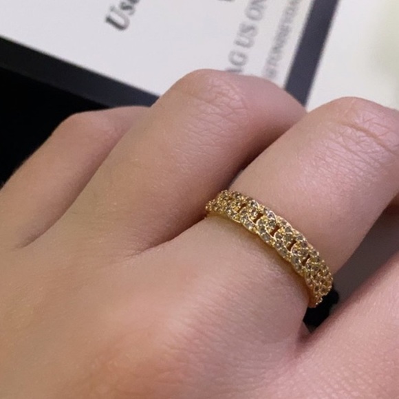 RING - Picture 1 of 4